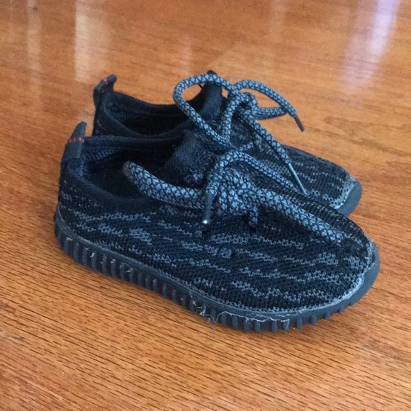 toddler boy yeezys